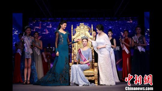 2017世界旅游小姐中國區(qū)總決賽29日落幕，河南選手曹燦榮獲冠軍?！↓R建文 攝