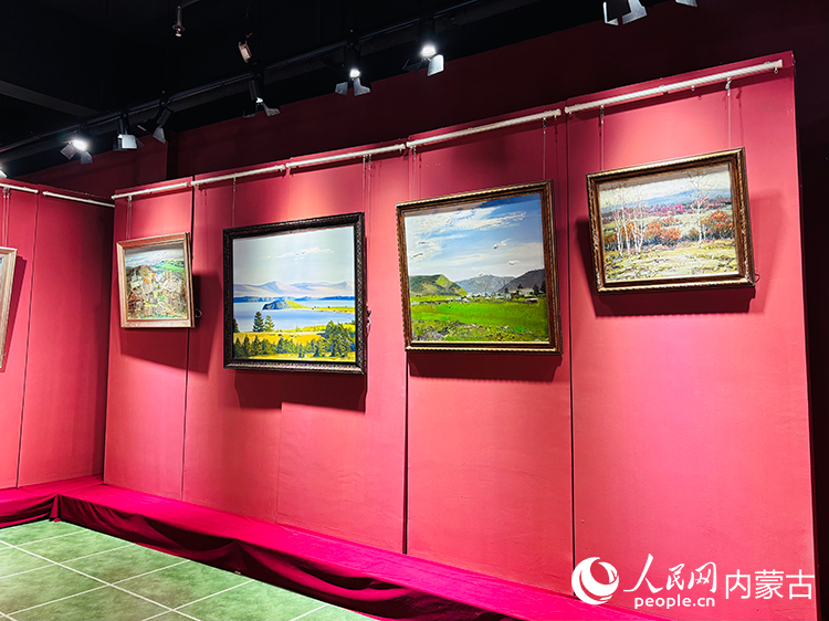油畫寫生基地中展示的作品。人民網記者 張聿修攝