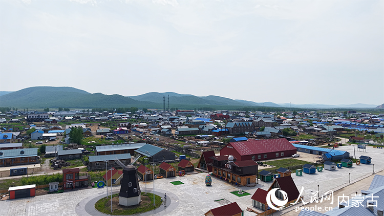 航拍恩和俄羅斯族民族鄉(xiāng)。人民網記者 齊浩男攝